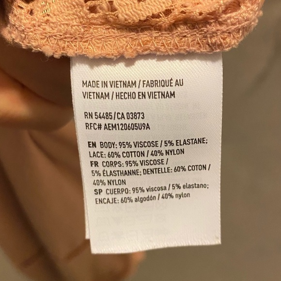 Pinky peach flowy tank top with side cut outs - Picture 5 of 5